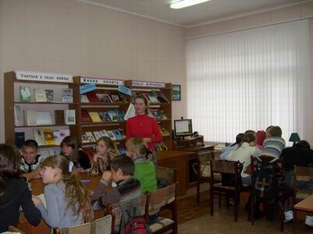Ситуационная игра: «Сумей отказаться» для учащихся школ прошел в центральной библиотеке Вурнарского района